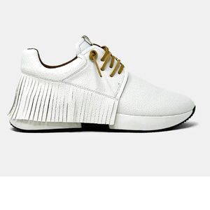 SHU SHOP. New in box. Size 9 PEPA SNEAKERS in white.